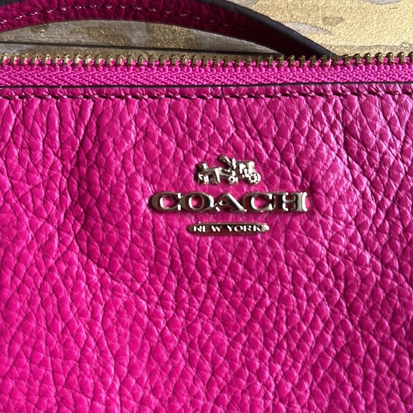 Coach wristlet - Picture 4 of 5